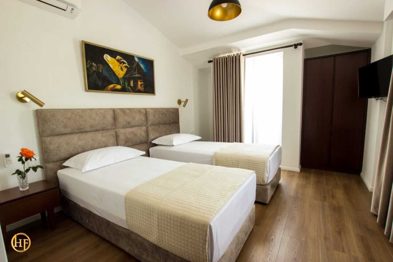 grand double or twin room | in-room safe, desk, free wifi, bed sheets