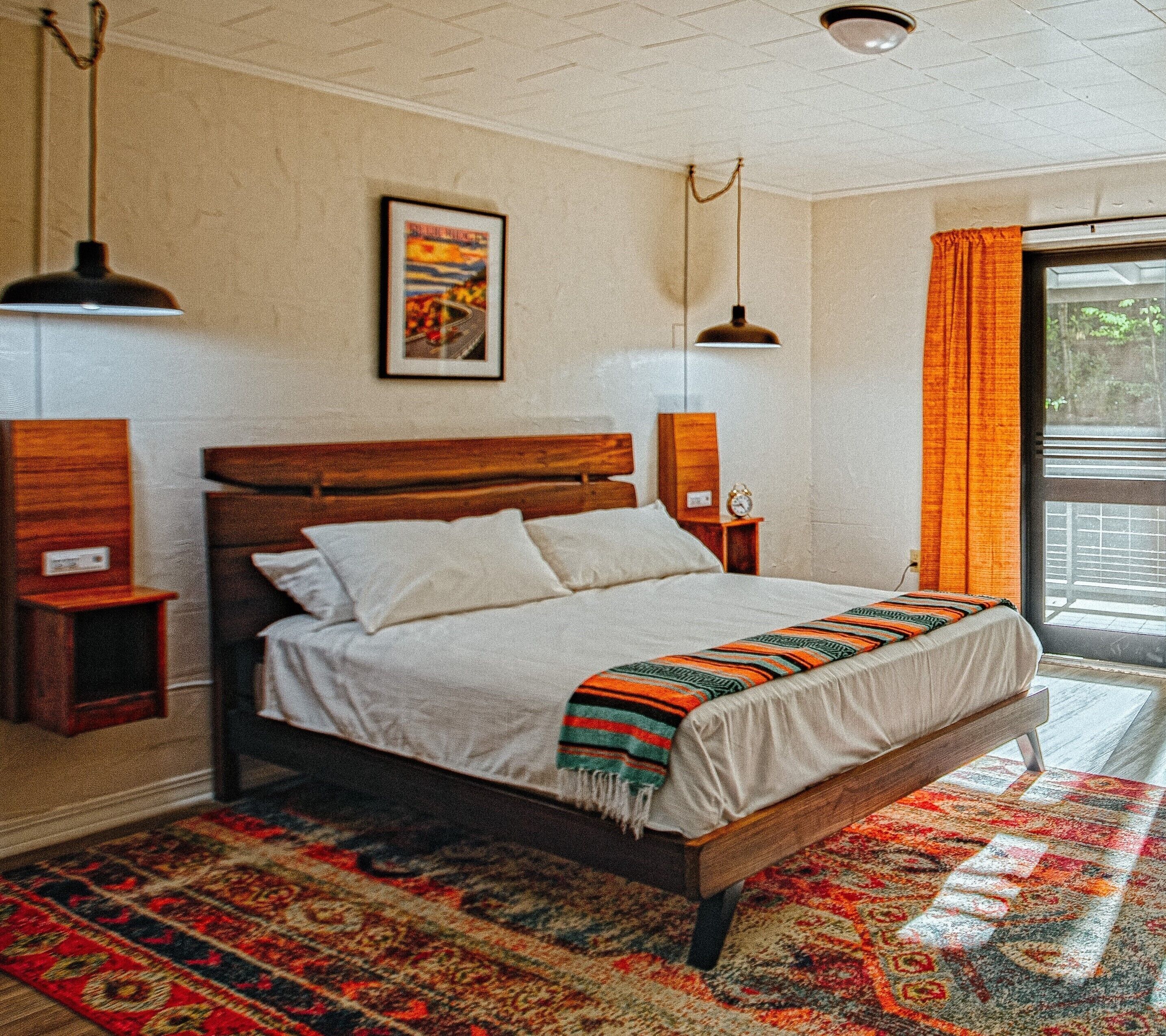 Premium Single Room, 1 King Bed, Non Smoking, Lake View