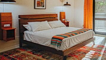 Premium Single Room, 1 King Bed, Non Smoking, Lake View