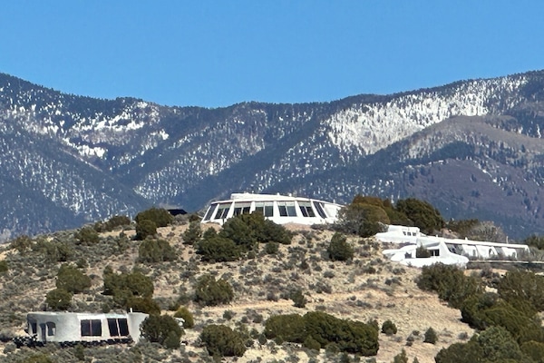 White, 2-level, Hilltop Dobson House