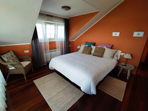 5 bedrooms, travel cot, free WiFi, bed sheets