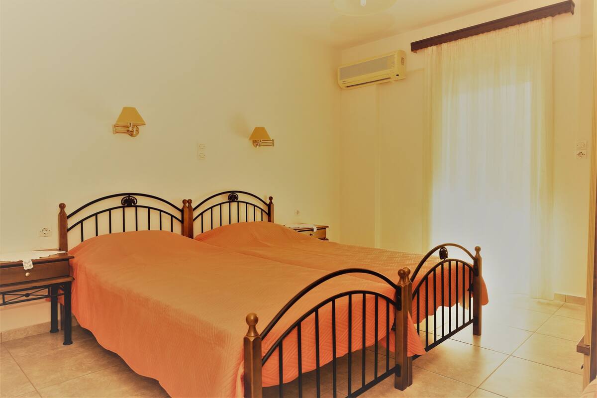 Desk, laptop workspace, free WiFi, bed sheets