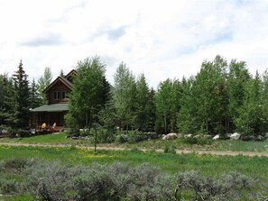Property grounds - Alpine Lifestyle. Designer Ski Mtn (Crested Butte)