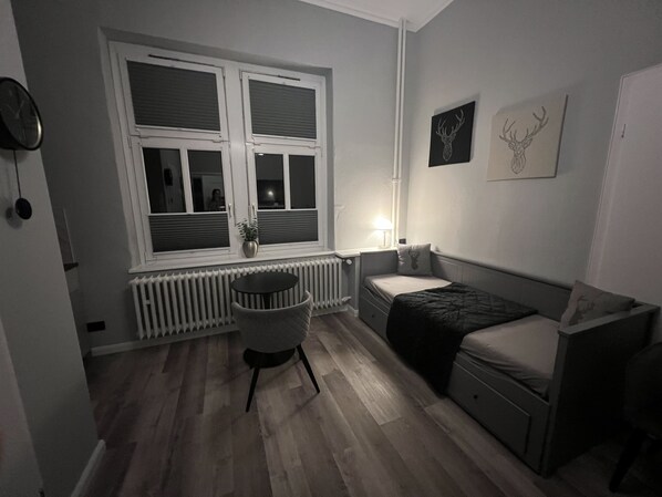 Iron/ironing board, free WiFi, bed sheets