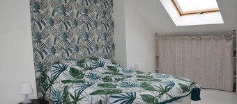 Duplex apartment 80m from the beach