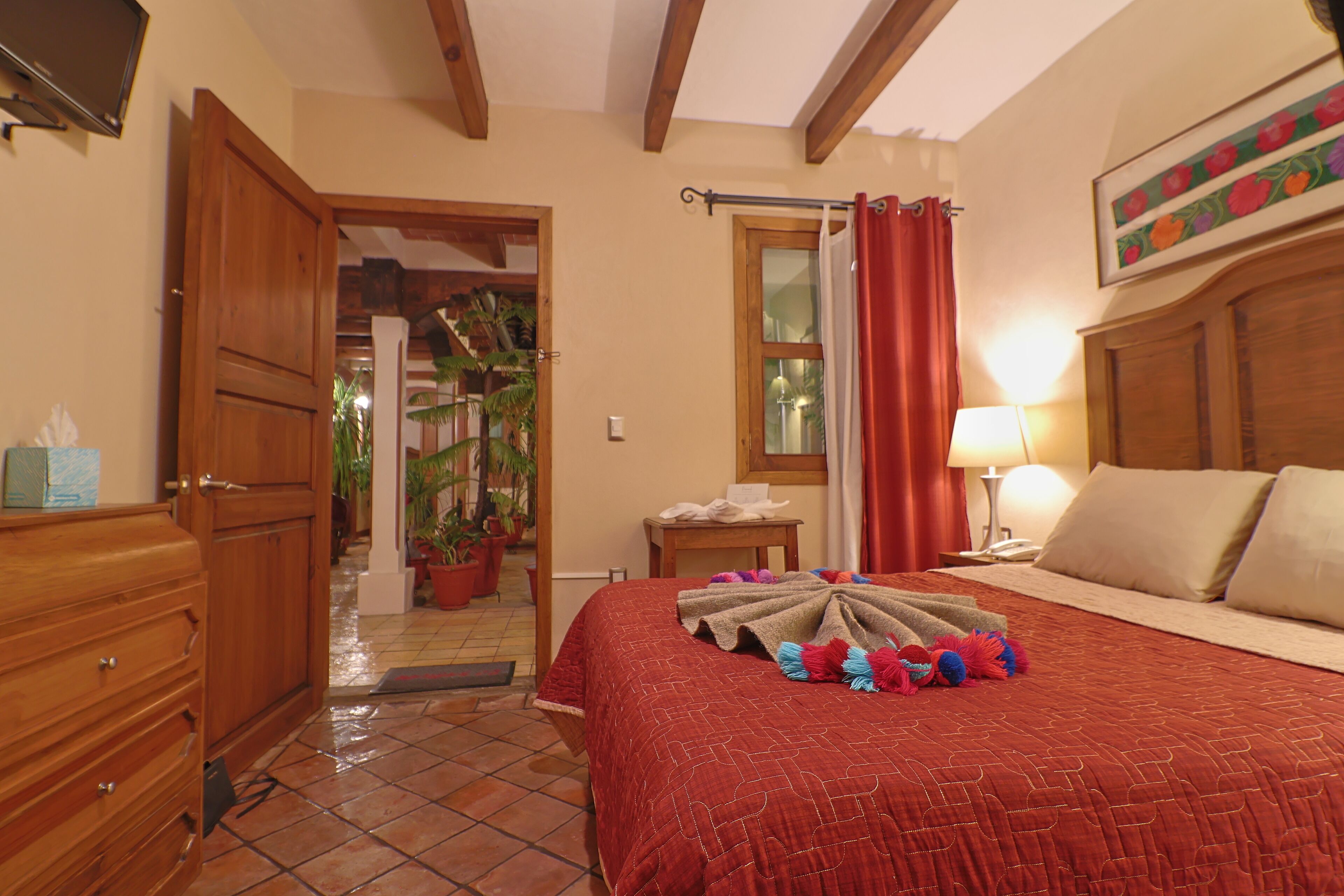 Habitación superior | Caja de seguridad en la habitación y cortinas blackout 