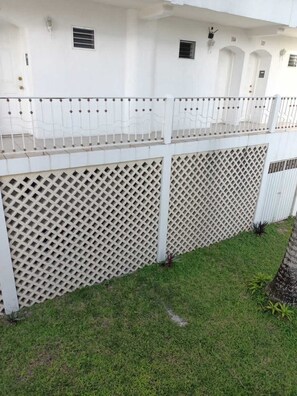 Departamento familiar, 1 habitación, vista al jardín | Vista desde la habitación