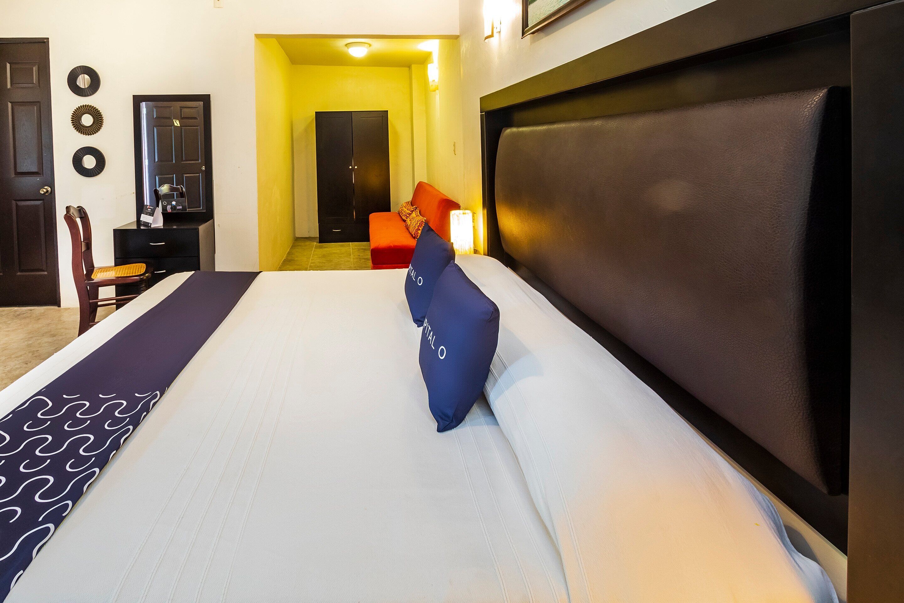 deluxe double room | desk, free wifi, bed sheets