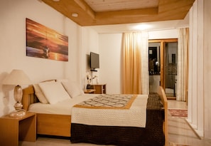 Studio, Poolblick | Kostenloses WLAN, Bettwäsche