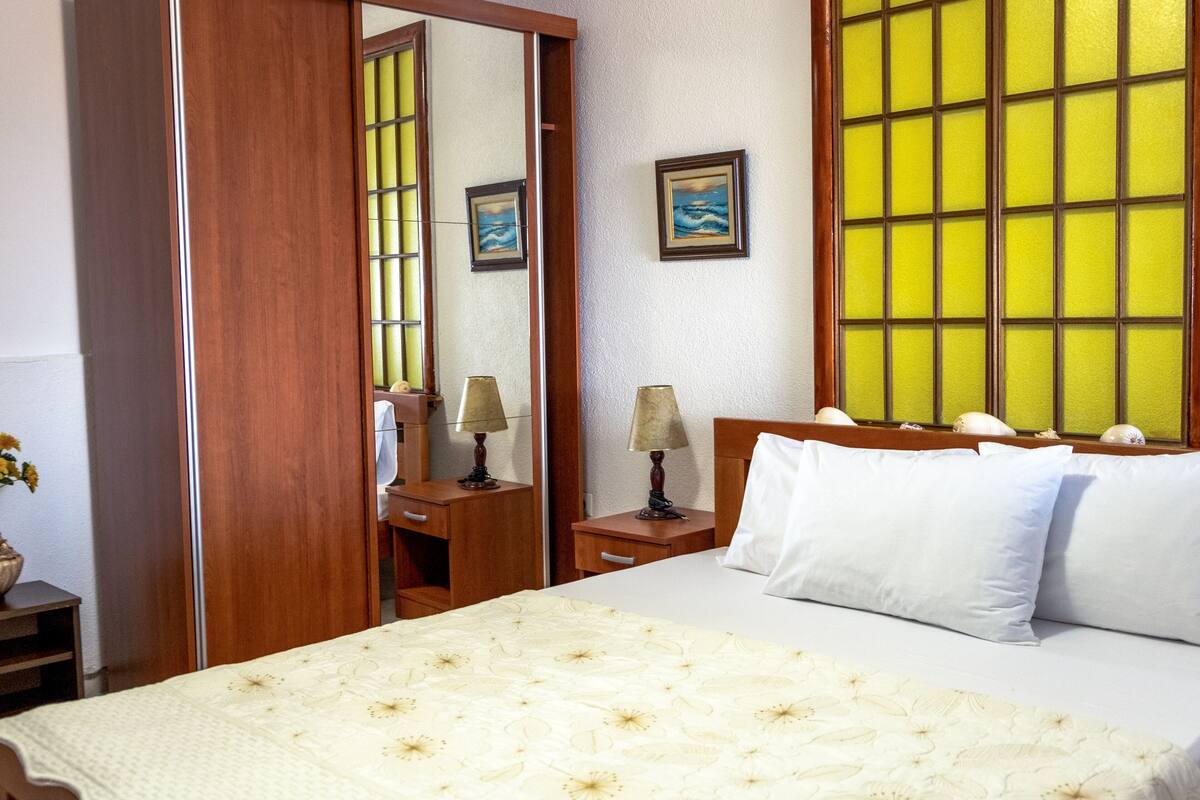 1 bedroom, free WiFi, bed sheets
