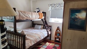 2 chambres, fer et planche à repasser, Wi-Fi, literie fournie