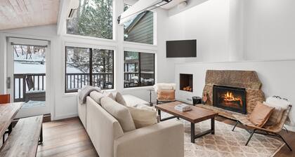 Aspen Core Luxe Getaway with Gondola Views