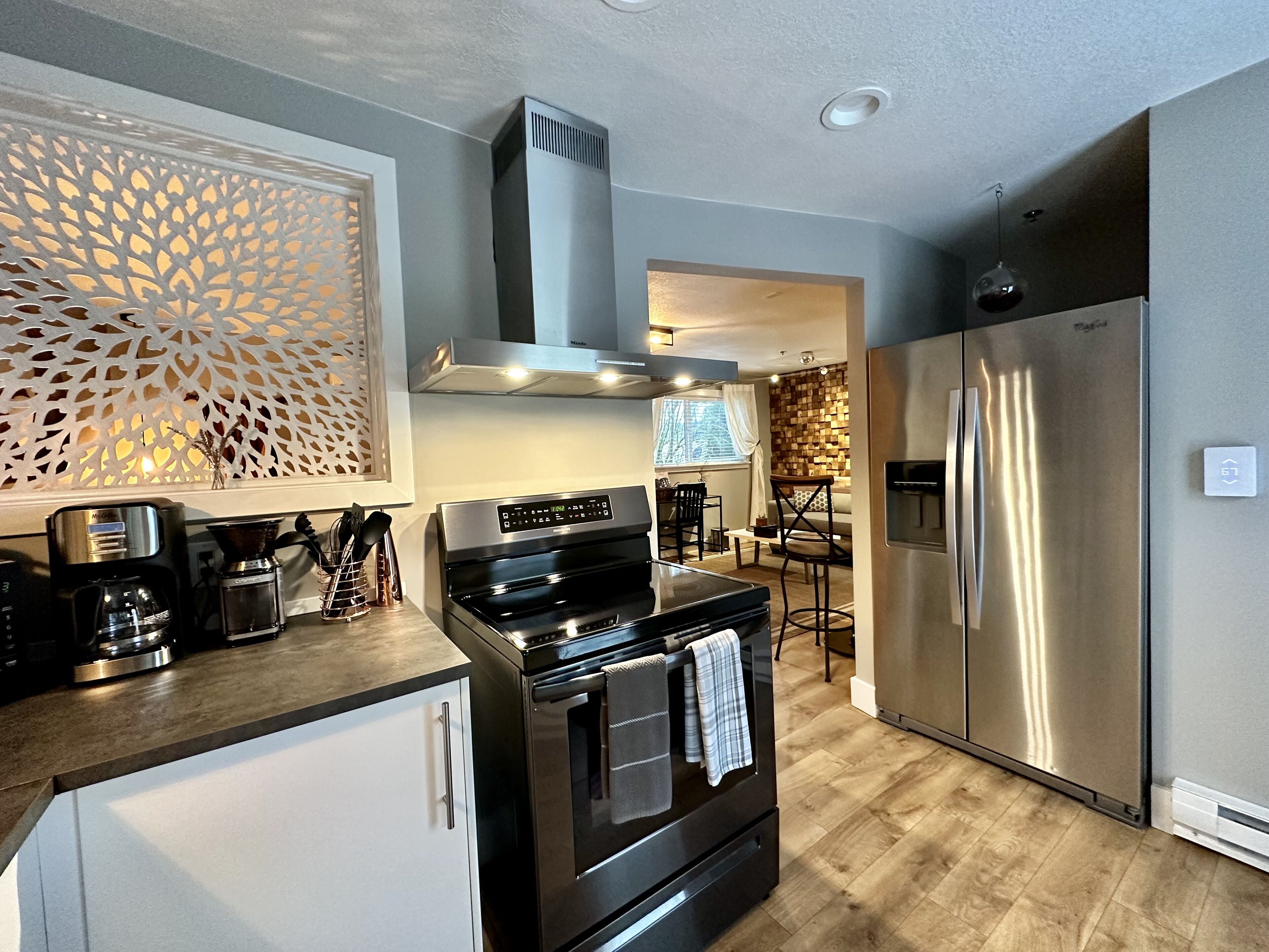Refrigerador, microondas, horno, placa de cocina