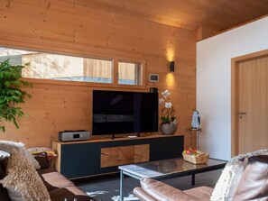TV - Les penguins by Interhome (Nendaz)