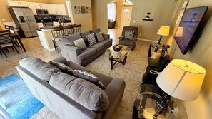 129bfd(30) - Stunning, large Highlands Reserve with game room and pool! (Davenport)