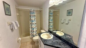 129bfd(8) - Stunning, large Highlands Reserve with game room and pool! (Davenport)