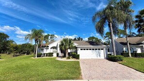 129bfd(36) - Stunning, large Highlands Reserve with game room and pool! (Davenport)