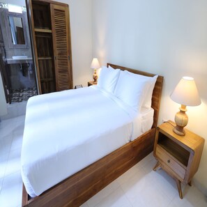 Standard Double Room | In-room safe, desk, iron/ironing board, free WiFi - Vaneka Garden House (Payangan)
