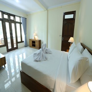 Zimmersafe, Schreibtisch, Bügeleisen/Bügelbrett, kostenloses WLAN