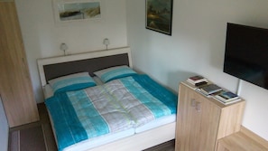 1 bedroom, WiFi, bed sheets