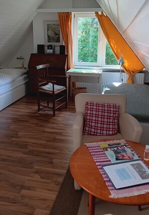 1 Schlafzimmer, Schreibtisch, WLAN, Bettwäsche