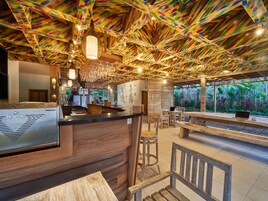 Bar (en la propiedad)