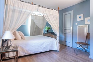 4 bedrooms, iron/ironing board, travel cot, free WiFi - Gîte Godchure Côté Spa (Saint-Hubert)