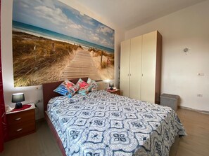 1 bedroom, in-room safe, iron/ironing board, WiFi