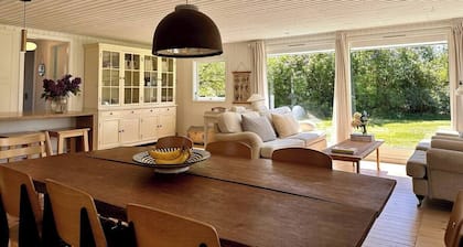 Scandinavian designer oasis // Newly renovated, 1km from the sea & 2nd row to fields