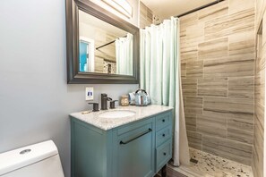 Shower, hair dryer - Prime Time: A Tropical Paradise on Big Pine Key, Canal Front Duplex, Swift Access to Atlantic & Gulf (Big Pine Key)