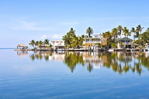 Prime Time: A Tropical Paradise on Big Pine Key, Canal Front Duplex, Swift Access to Atlantic & Gulf