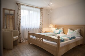 2 bedrooms, WiFi - Vacation feeling in cozy FEWO Sophie with large south-facing terrace (Ruhpolding)