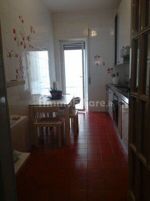 Kühlschrank, Ofen, Herdplatte, Geschirrspüler