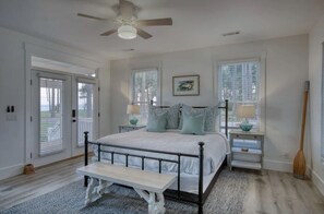 5 bedrooms, travel cot, WiFi, bed sheets