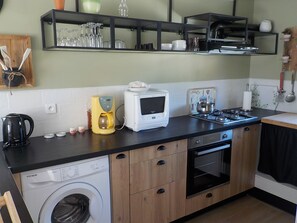 Fridge, microwave, oven, stovetop - House in St Martin de Bréhal - not available this year (Bréhal)