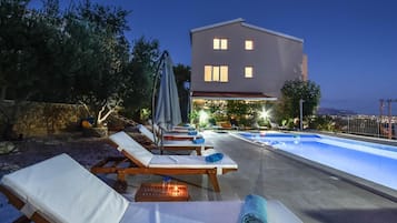 Beheizter Pool