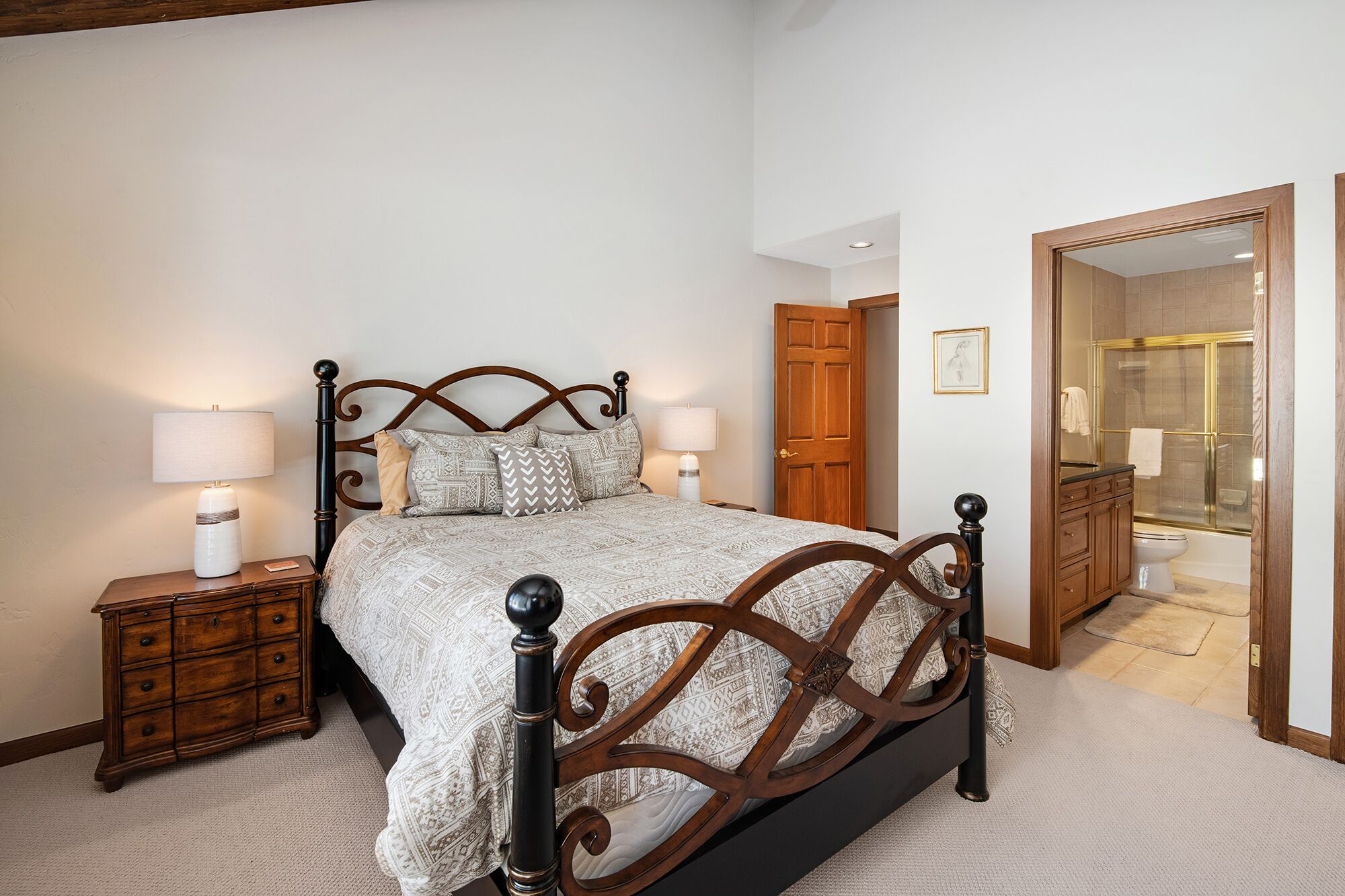 6 bedrooms, iron/ironing board, travel cot, free WiFi