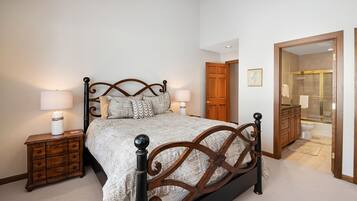 6 bedrooms, iron/ironing board, travel cot, free WiFi