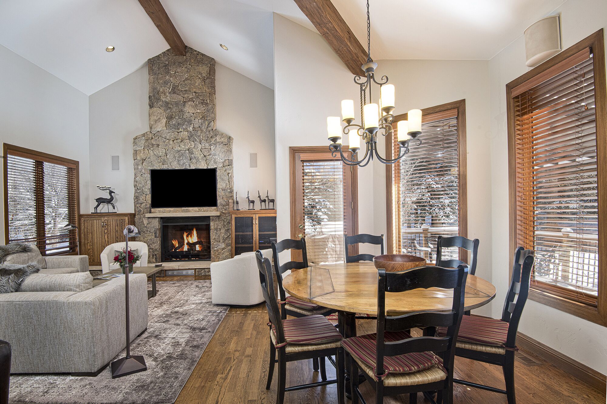 Grand room, breakfast nook