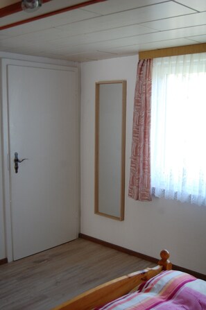 1 bedroom, free WiFi, bed sheets