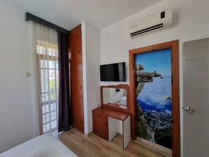 Standard Room, 1 Double Bed | Desk, free WiFi, bed sheets - Sima Hotel (Kemer)