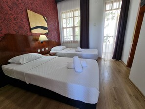 Standard Twin Room | Desk, free WiFi, bed sheets - Sima Hotel (Kemer)