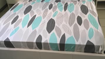 3 habitaciones, tabla de planchar con plancha, wifi y ropa de cama