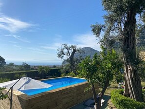 Outdoor pool - Apartment in the name of peace and tranquility (Meta)
