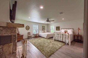 3 bedrooms, free WiFi, bed sheets