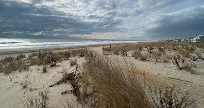 Dog & Family friendly home - Oceanside Brant Beach; 3 bdrm/2 full baths/sleeps 8