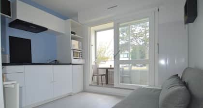 Studio with loggia - 200m from the beach - Parking