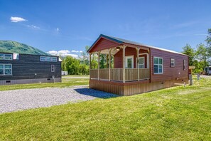 Exterior - Tiny Home Living in the Bunk House! (Sevierville)