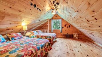 5 bedrooms, travel crib, WiFi, bed sheets