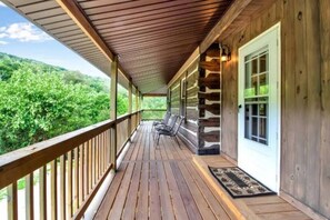 Terrace/patio - Valley View A and B - Rustic Log Cabin (Cherry Creek)